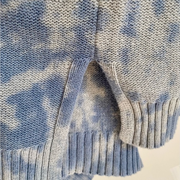 American Eagle tunic style sweater in tie dye design. Size- Medium - Picture 5 of 6